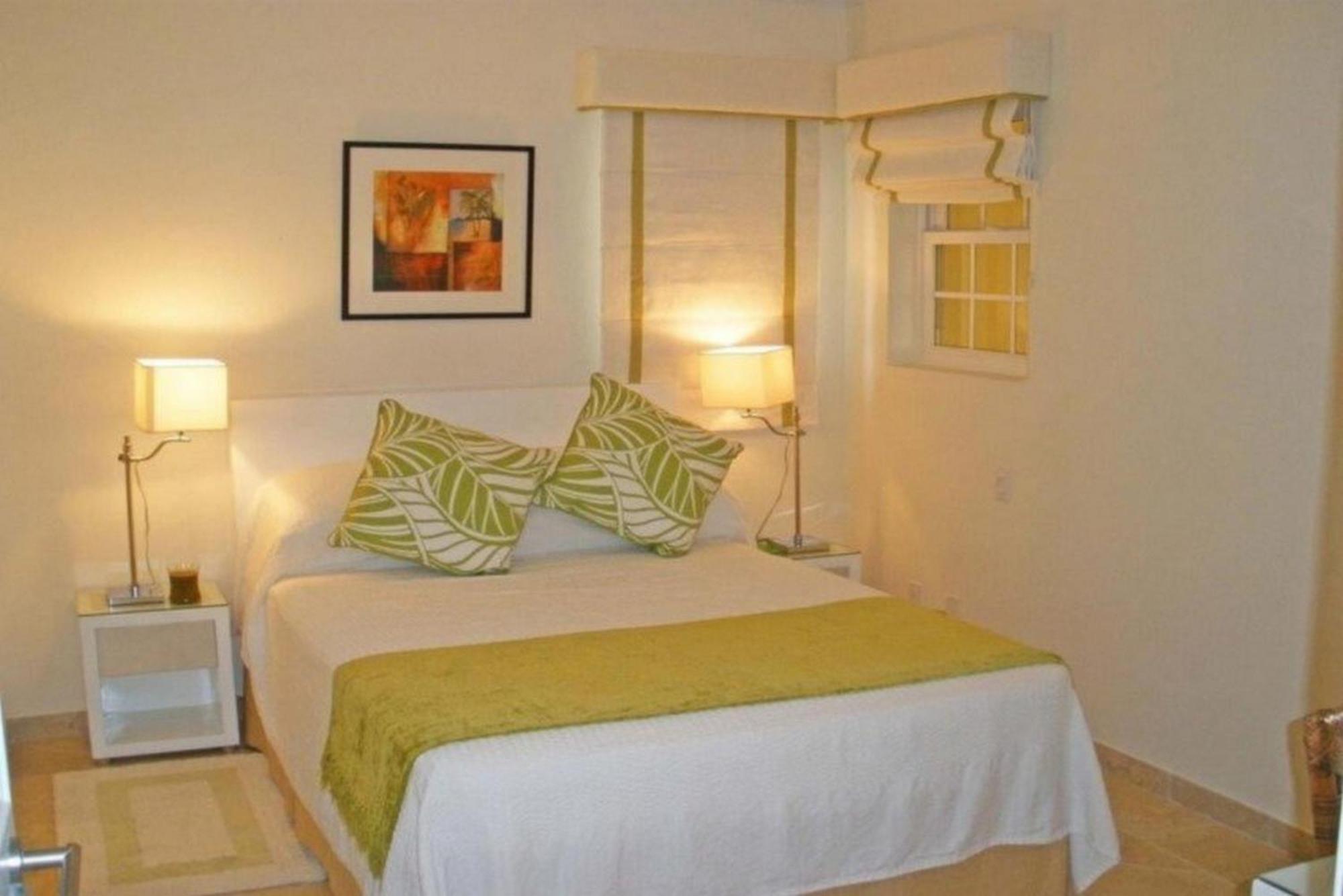 Sapphire Beach Condos Christ Church Rom bilde