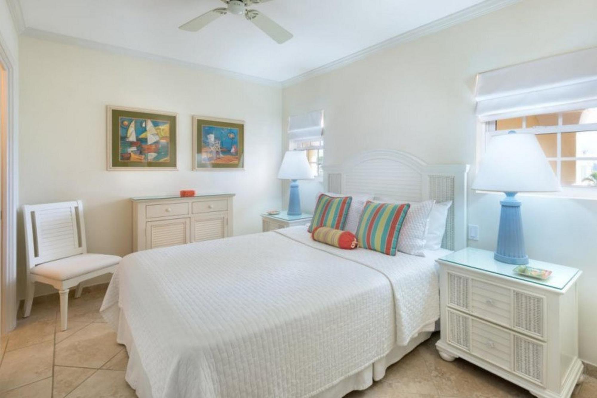 Sapphire Beach Condos Christ Church Rom bilde