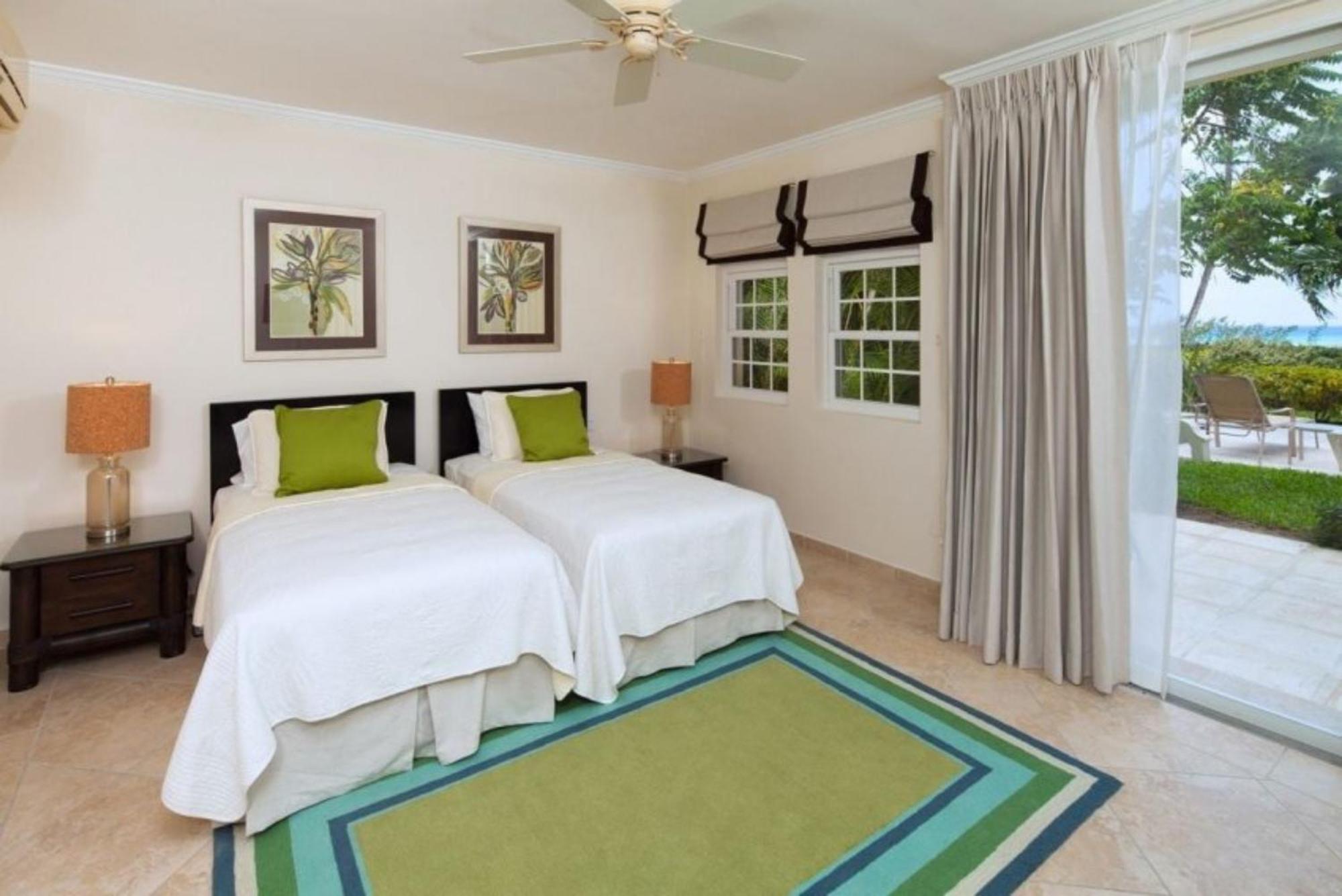 Sapphire Beach Condos Christ Church Rom bilde