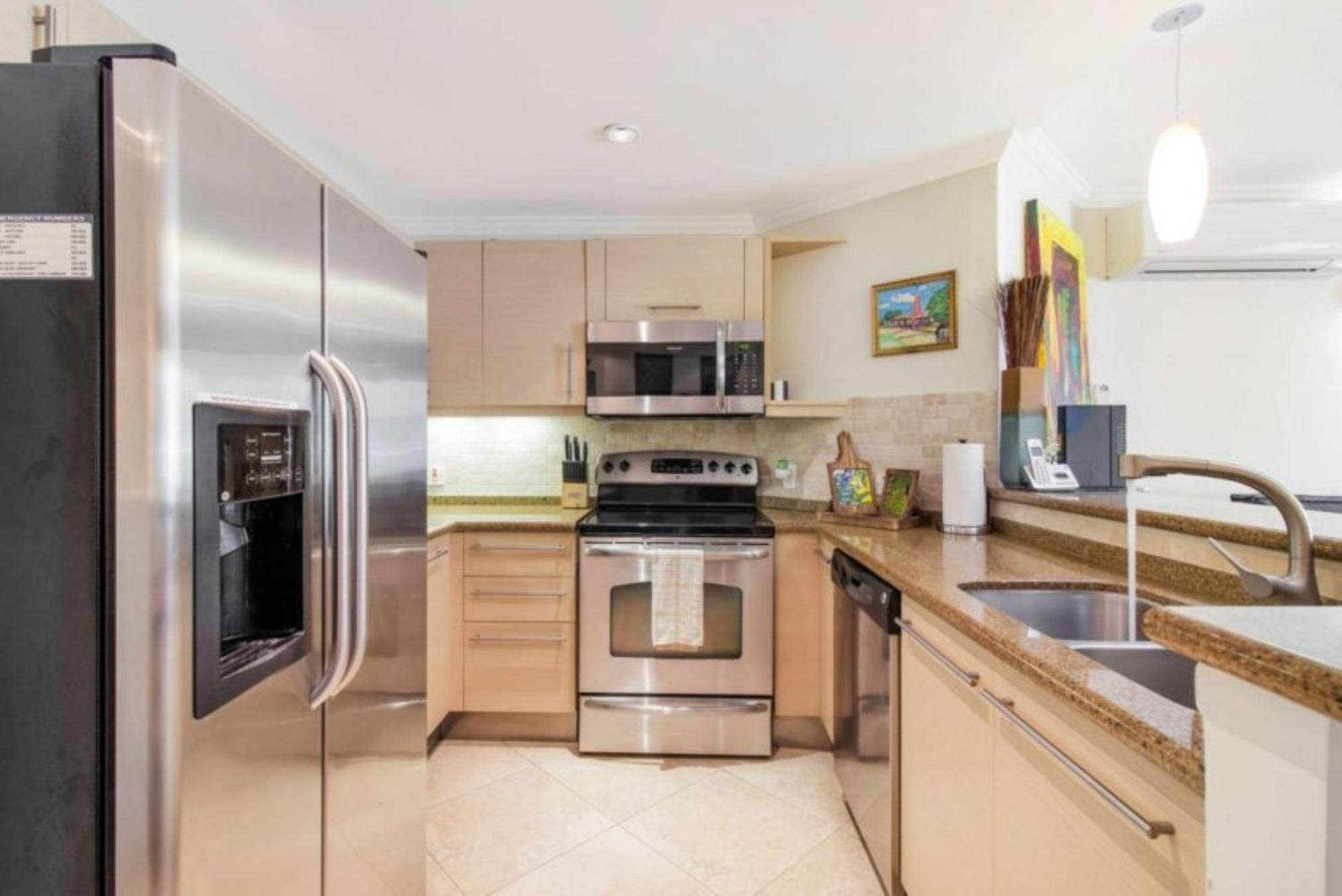 Sapphire Beach Condos Christ Church Rom bilde