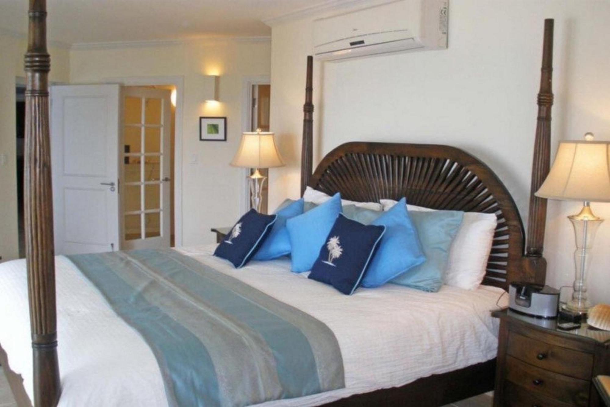 Sapphire Beach Condos Christ Church Rom bilde